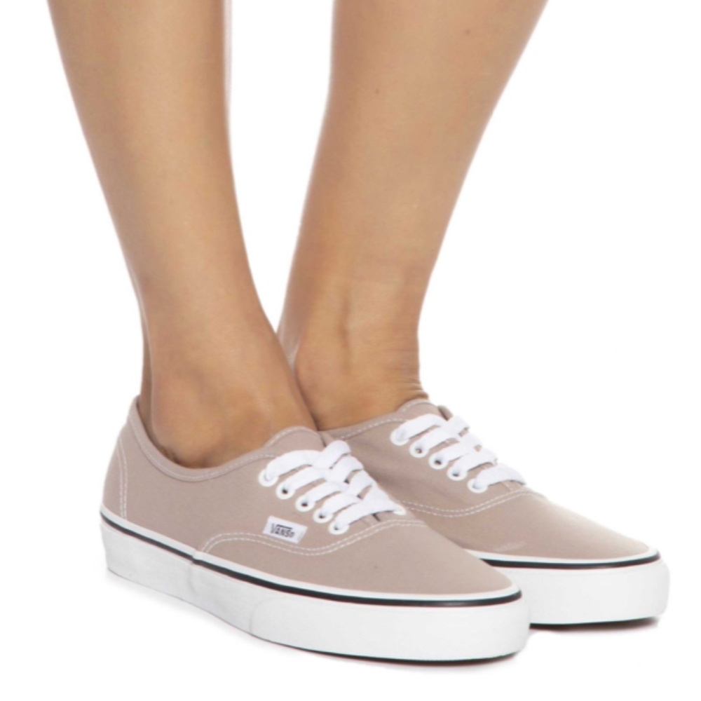 Vans Authentic Shoe, Unisex Size 8.5 Women, 7 Men